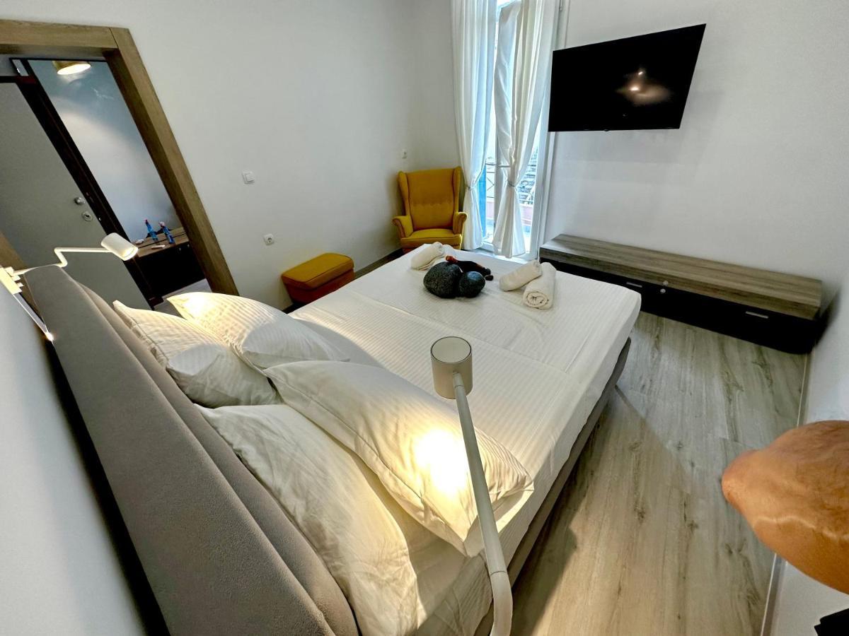 Travelers Luxury Suites, Studios & Apartments Corfu  Buitenkant foto