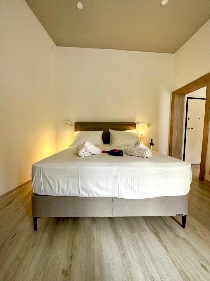 Travelers Luxury Suites, Studios & Apartments Corfu  Buitenkant foto