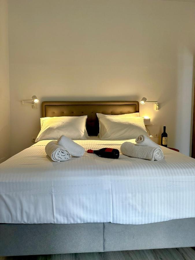 Travelers Luxury Suites, Studios & Apartments Corfu  Buitenkant foto