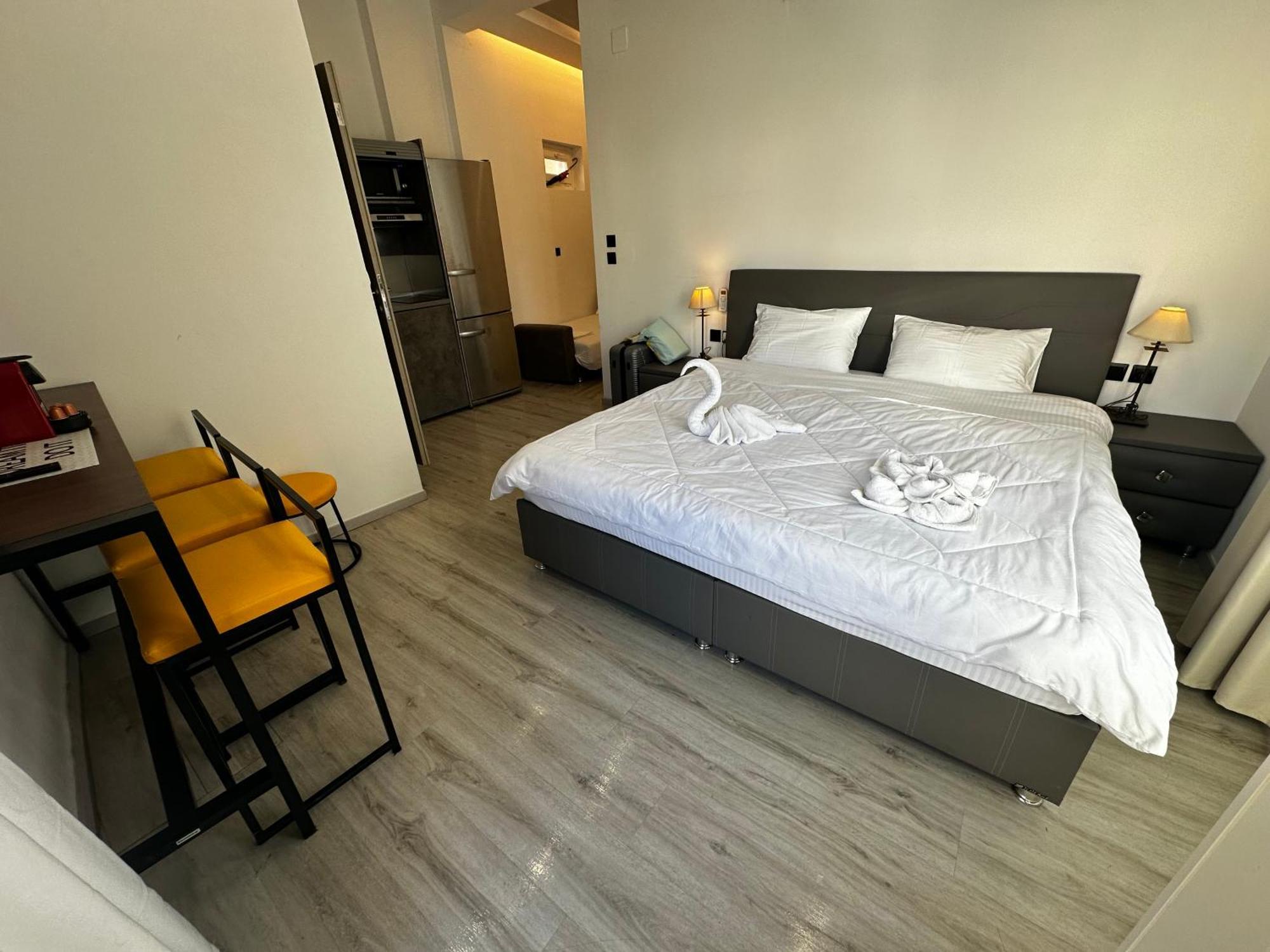 Travelers Luxury Suites, Studios & Apartments Corfu  Buitenkant foto