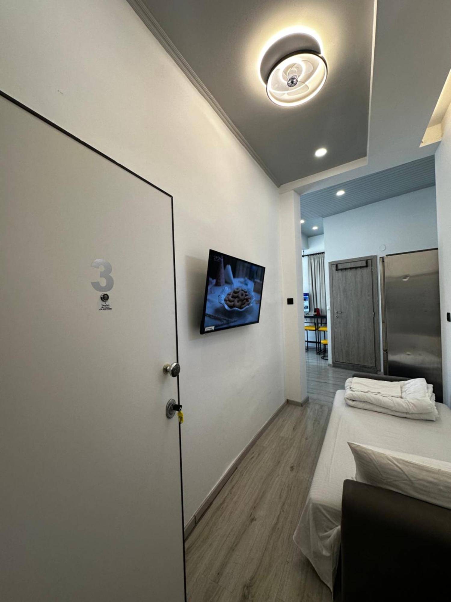 Travelers Luxury Suites, Studios & Apartments Corfu  Buitenkant foto