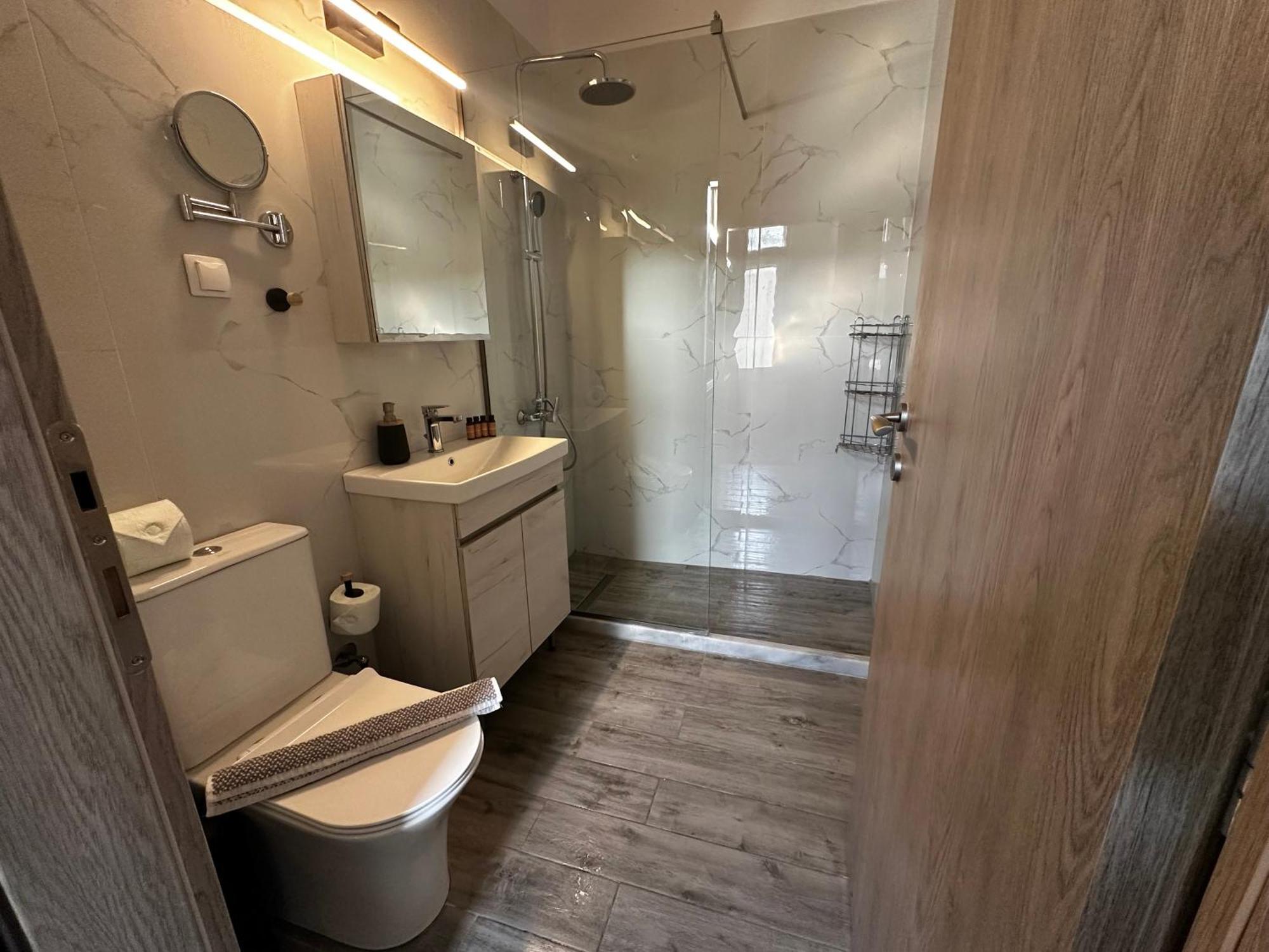 Travelers Luxury Suites, Studios & Apartments Corfu  Buitenkant foto