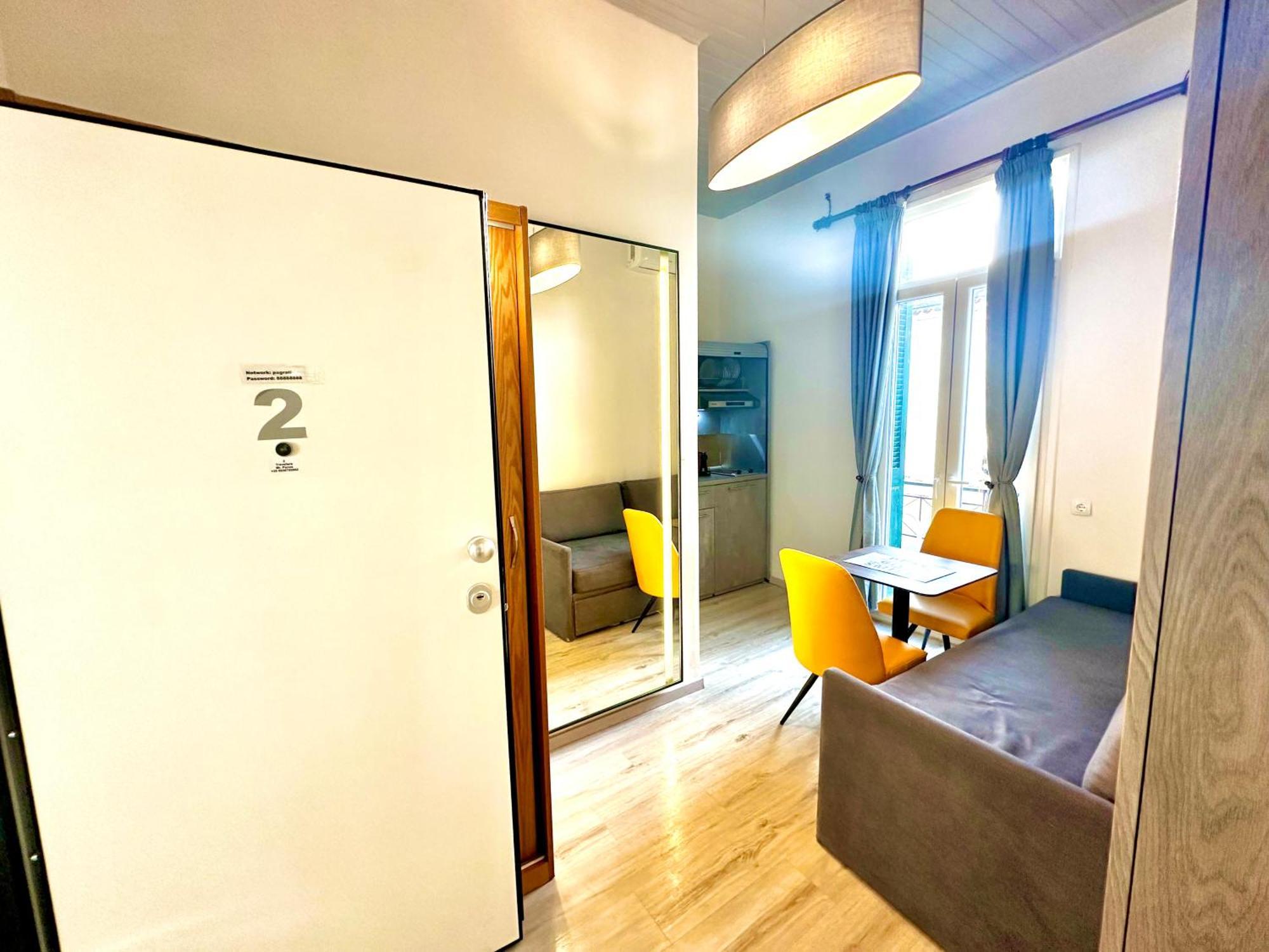 Travelers Luxury Suites, Studios & Apartments Corfu  Buitenkant foto