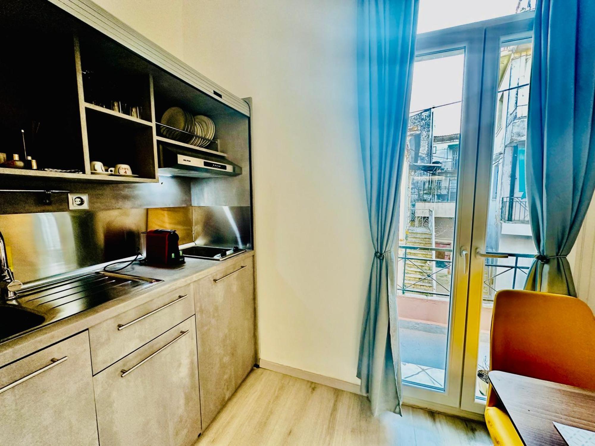 Travelers Luxury Suites, Studios & Apartments Corfu  Buitenkant foto