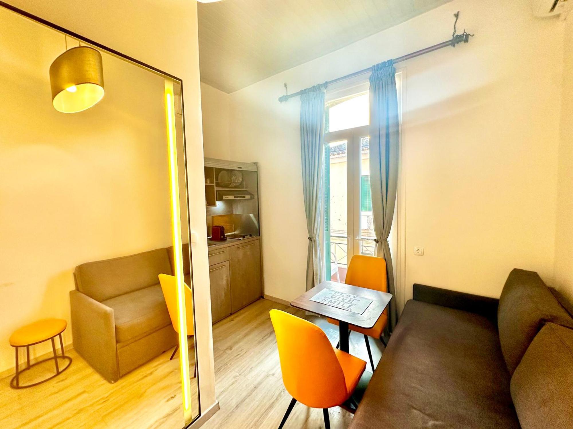 Travelers Luxury Suites, Studios & Apartments Corfu  Buitenkant foto