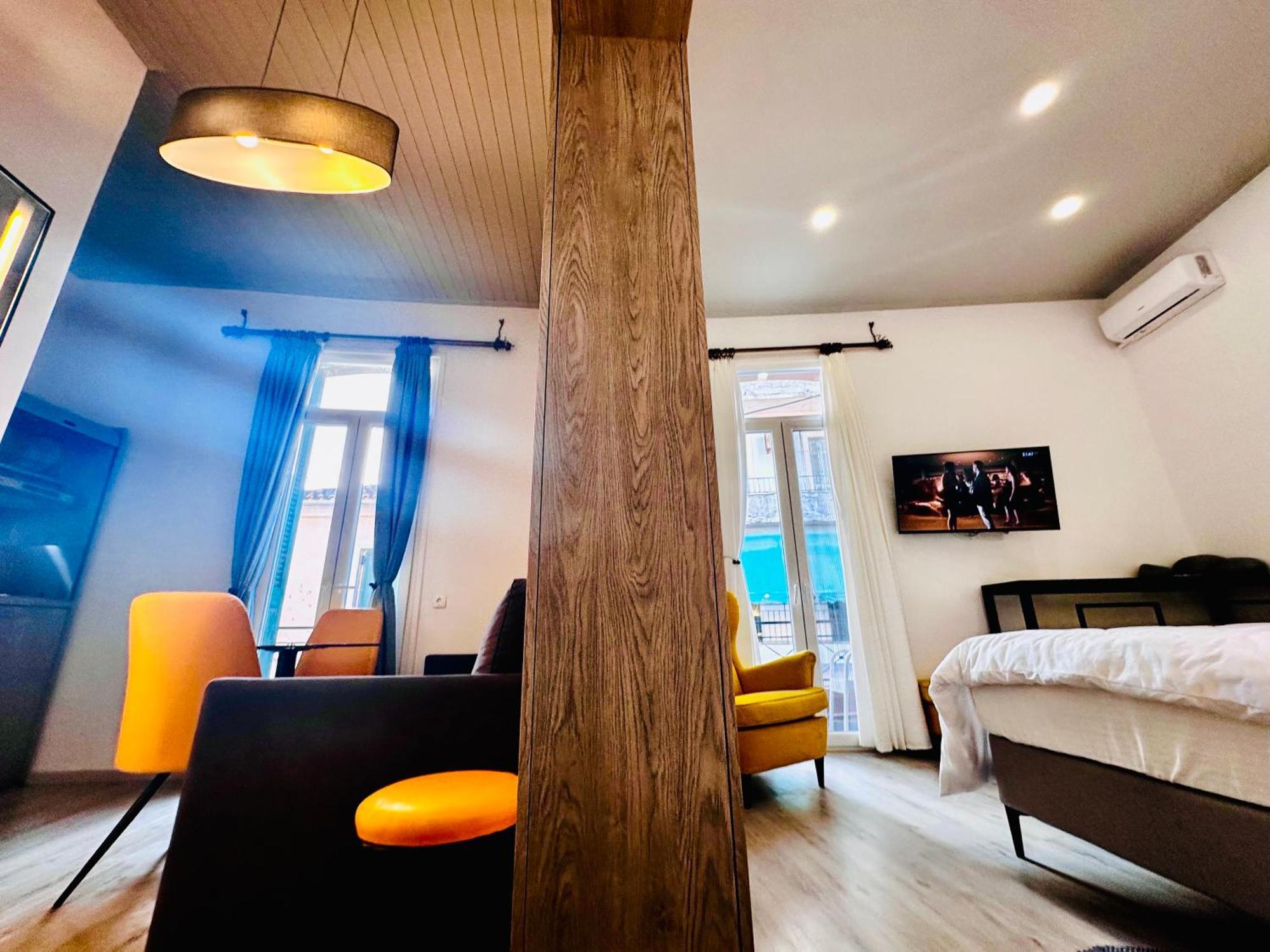 Travelers Luxury Suites, Studios & Apartments Corfu  Buitenkant foto