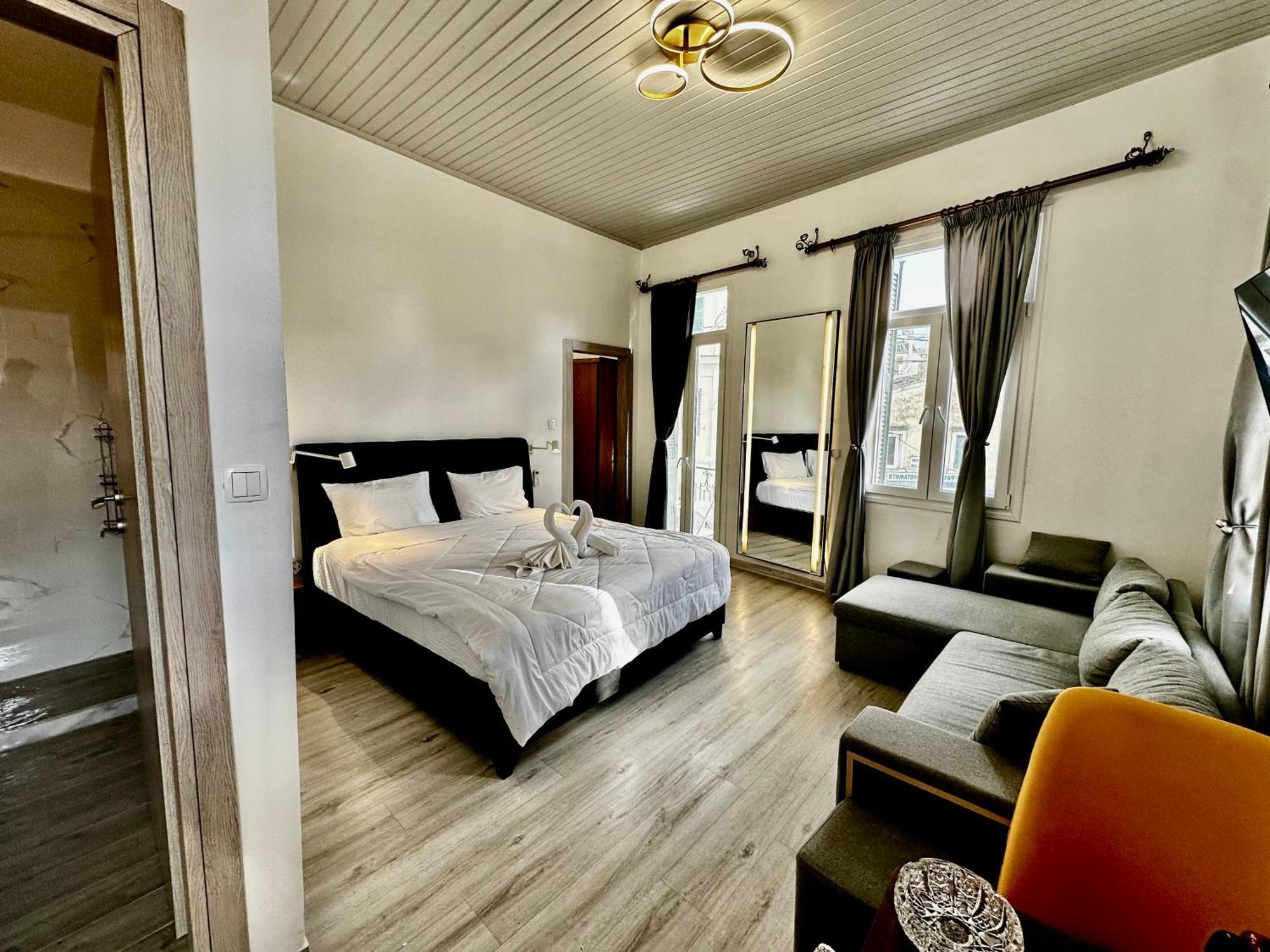 Travelers Luxury Suites, Studios & Apartments Corfu  Buitenkant foto