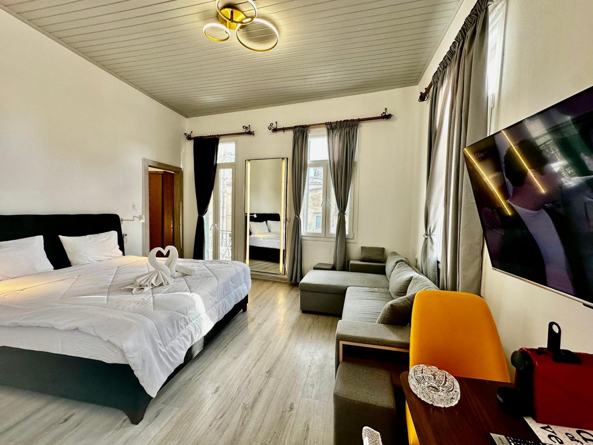 Travelers Luxury Suites, Studios & Apartments Corfu  Buitenkant foto