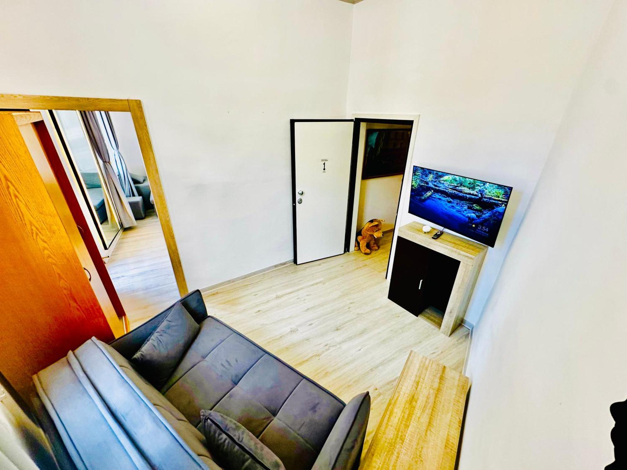 Travelers Luxury Suites, Studios & Apartments Corfu  Buitenkant foto